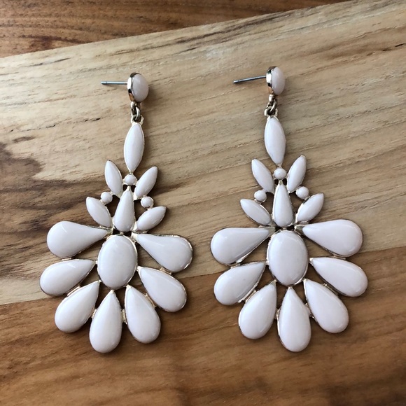 Blush & Gold Earrings - Picture 1 of 2